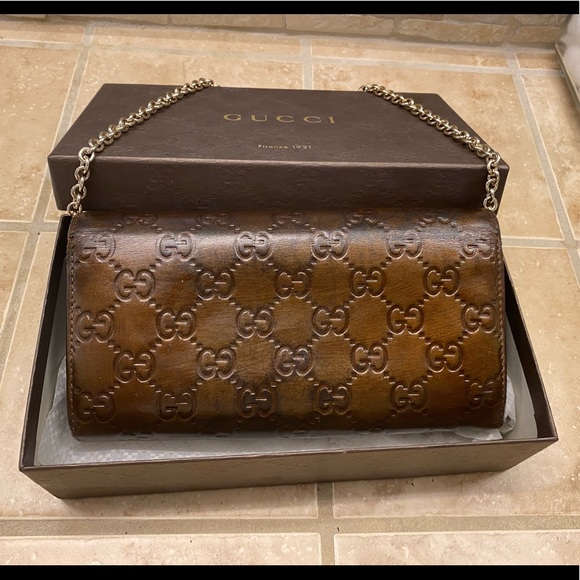 (SOLD) Auth Gucci Wallet on chain - Picture 3 of 15